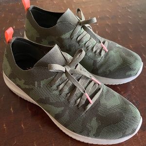 Skechers Women's Ultra Flex - Olive Camo - Size 9.5